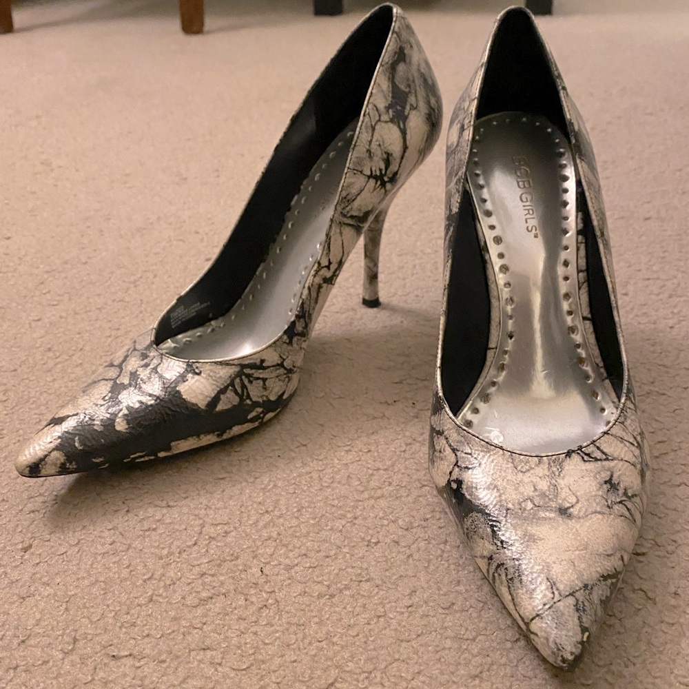 Black and white BCBG heels - size 9.5